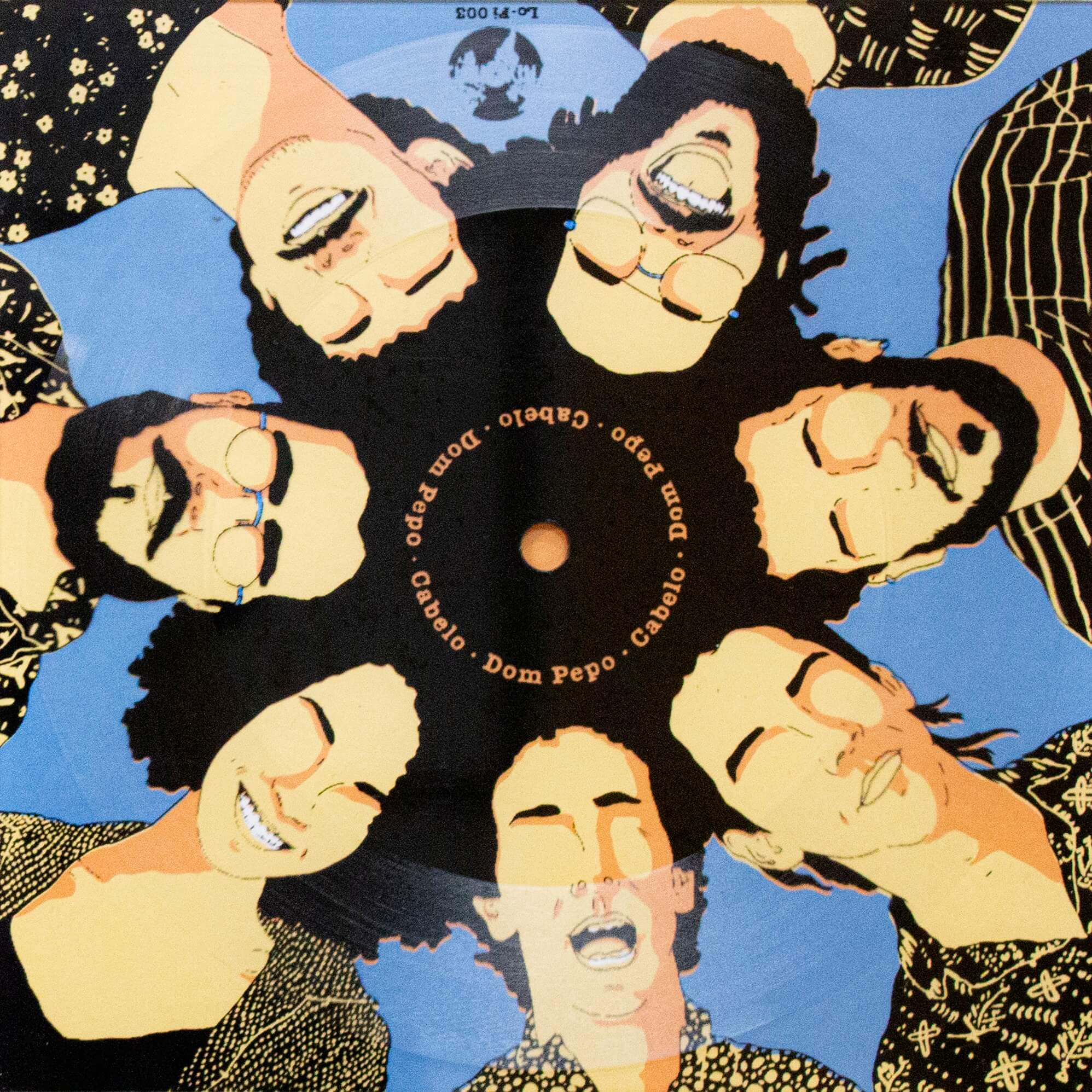 Capa do single Cabelo que traz o rosto dos músicos da banda Dom Pepo dispostos em círculo e seus cabelos se misturando.